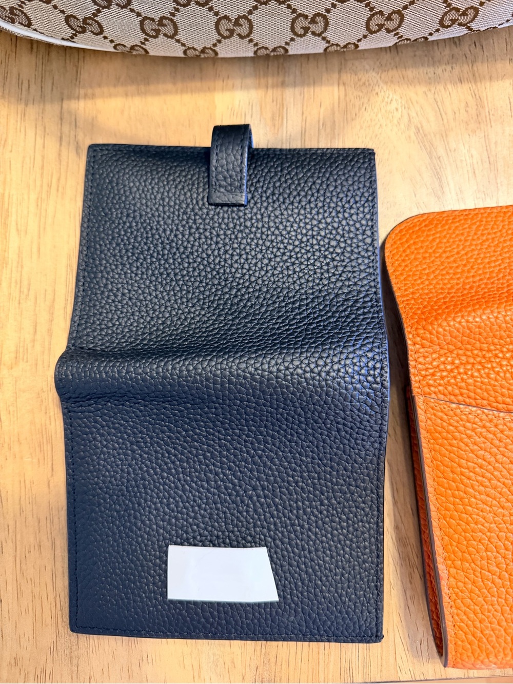 Black Pebbled Leather Bifold Wallet with Zipper Pocket - Picture 4 of 5